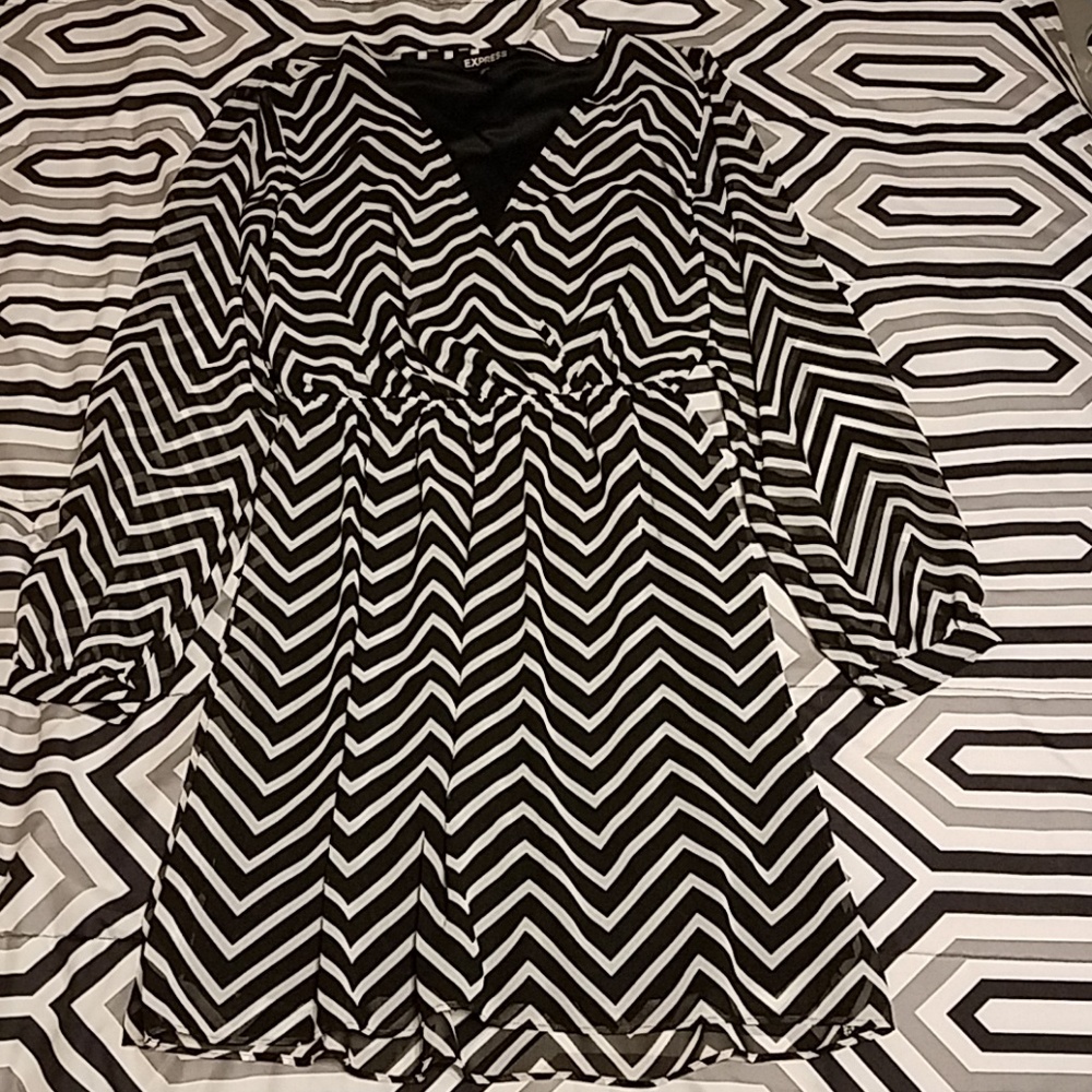 Express black and white chevron dress XS size
